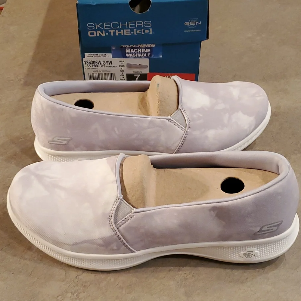 SKECHERS Slip On Shoes Goga Mat Insoles Grey & White Tie Dye Size 7 Wide - Picture 6 of 9